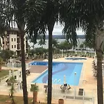 Life 209 Apto Em Resort Beira Lago Com Tv Smart